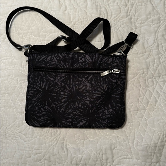 Baggalini small shoulder bag. - Picture 3 of 4